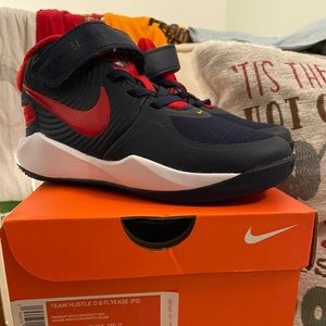 Nike Team Hustle D 9 FlyEase Toddler Boys Size 11c